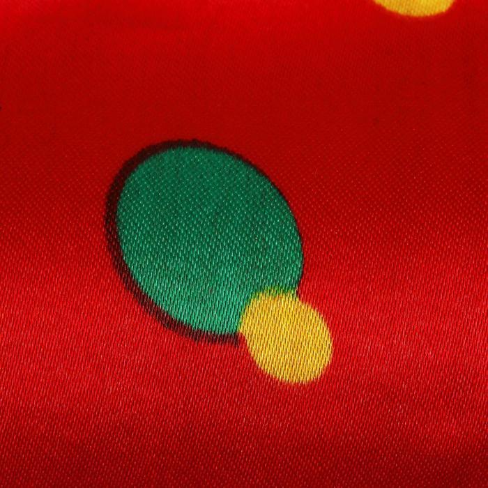 Ткань атлас с рисунком на красном фоне, ширина 150 см